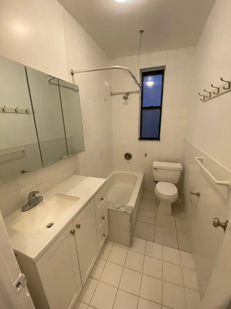 $1,781 | 40-11 25th Avenue, Unit 10 | Astoria