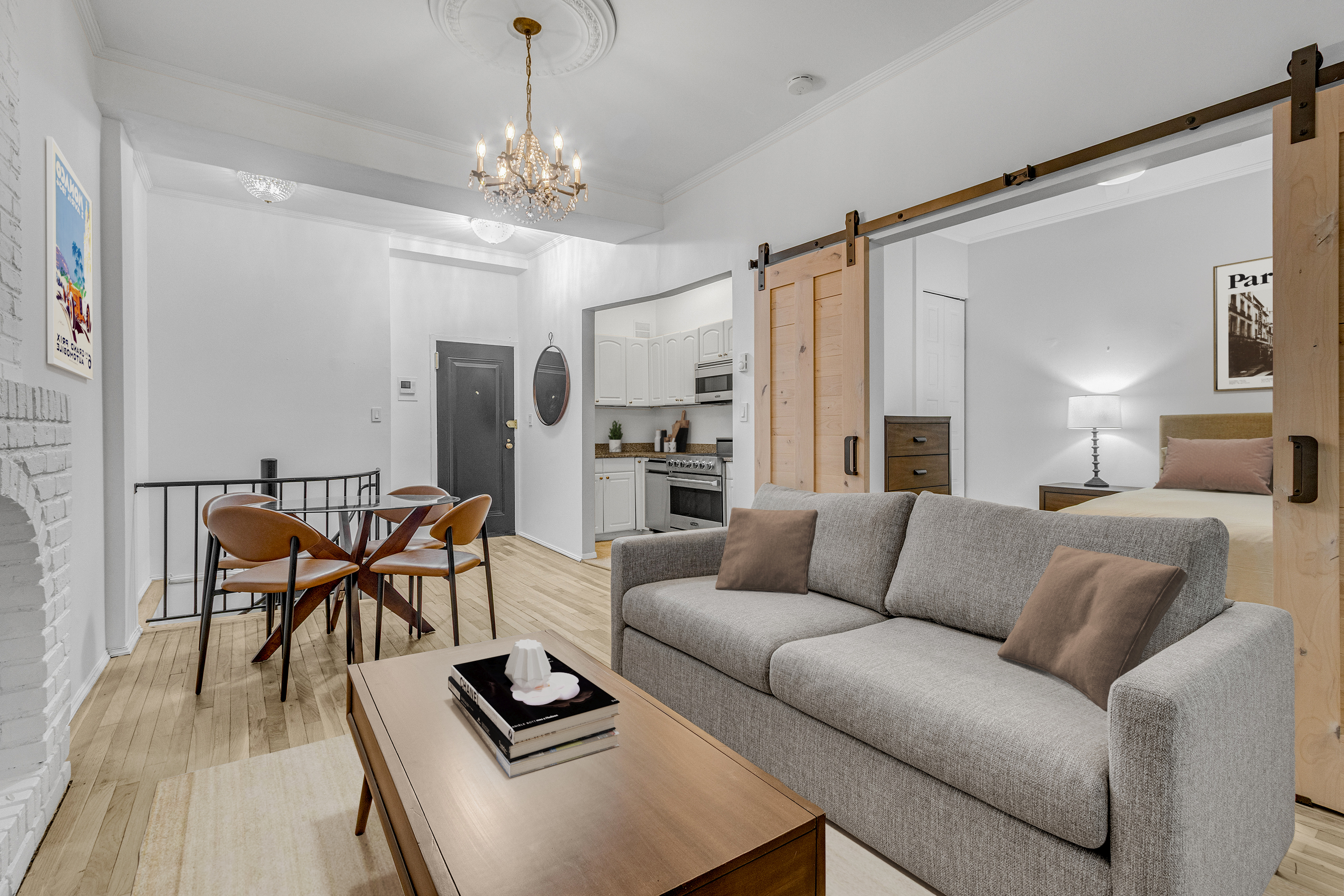 425 West 24th Street, Unit 1F Manhattan, NY 10011 - Photo 3 of 11 Gallery Image 3