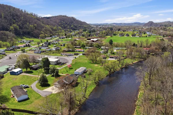 $899,000 | 135 Brandywine Place, Elizabethton, TN 37643