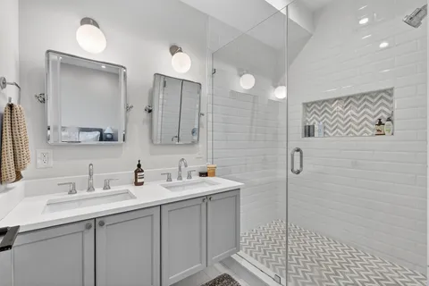 $825,000 | 1419 Upshur Street Northwest, Unit 2, Washington, DC 20011