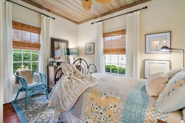 $2,400,000 | 521 North Swinton Avenue, Delray Beach, FL 33444