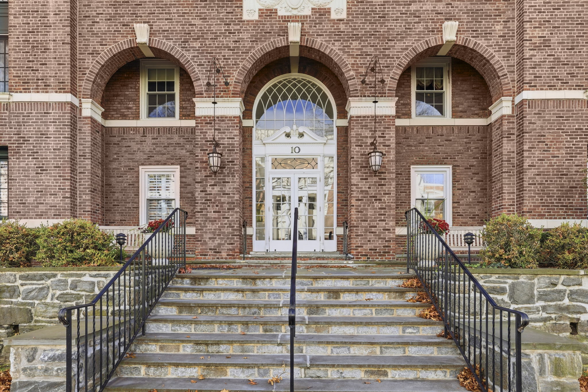 10 Brooklands, Unit 1H Bronxville, NY 10708 - Photo 3 of 35