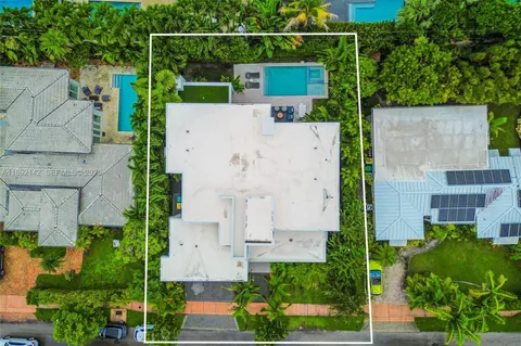 $6,685,000 | 445 Ridgewood Road, Key Biscayne, FL 33149