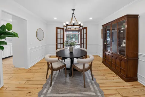 $1,350,000 | 6813 Winterberry Lane, Bethesda, MD 20817