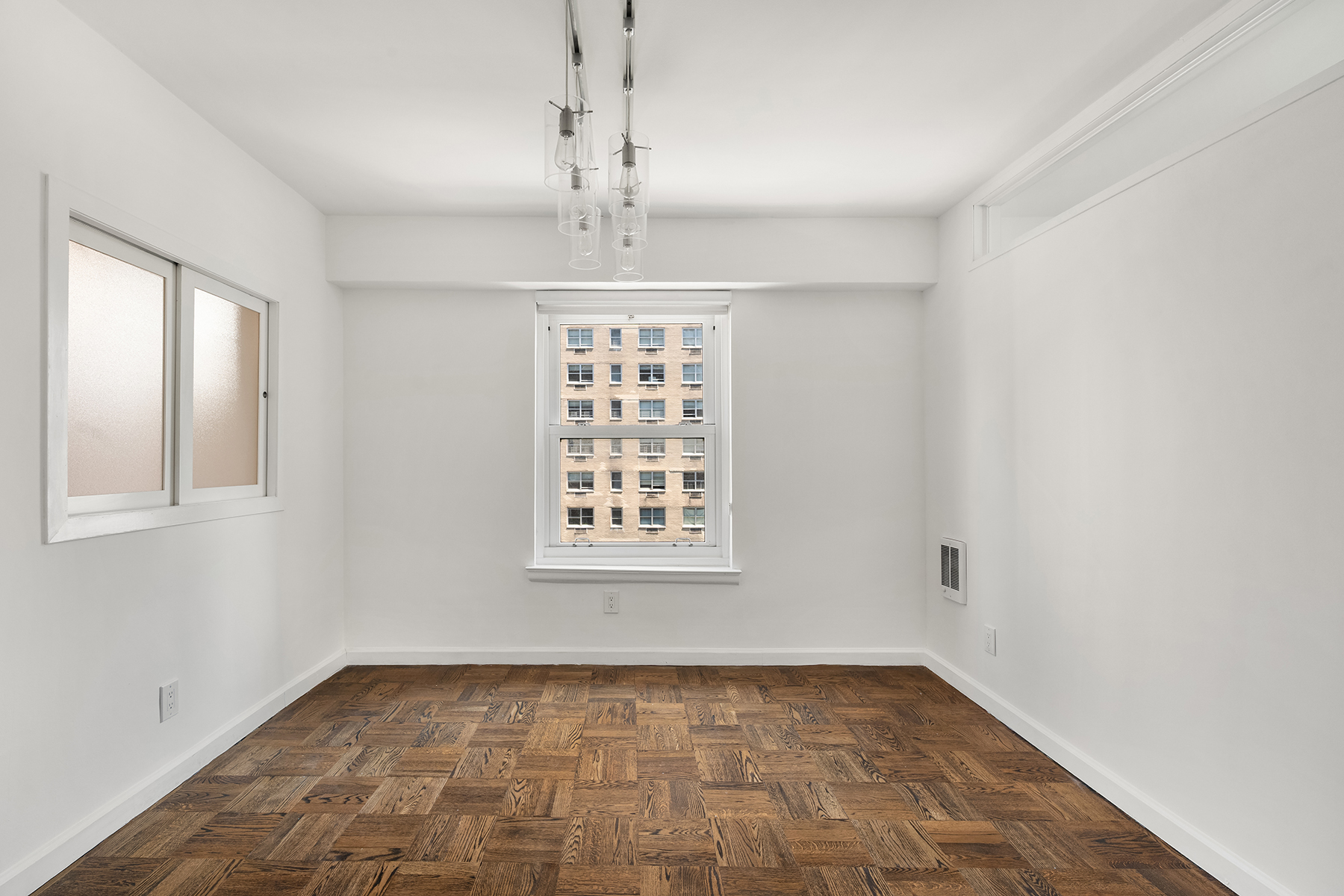 501 East 79th Street, Unit 11E Manhattan, NY 10075 - Photo 10 of 17 Gallery Image 10