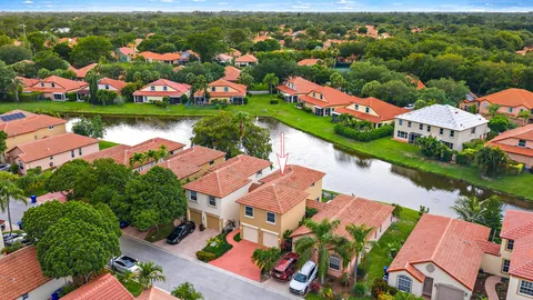 $400,000 | 1088 Via Jardin, Palm Beach Gardens, FL 33418
