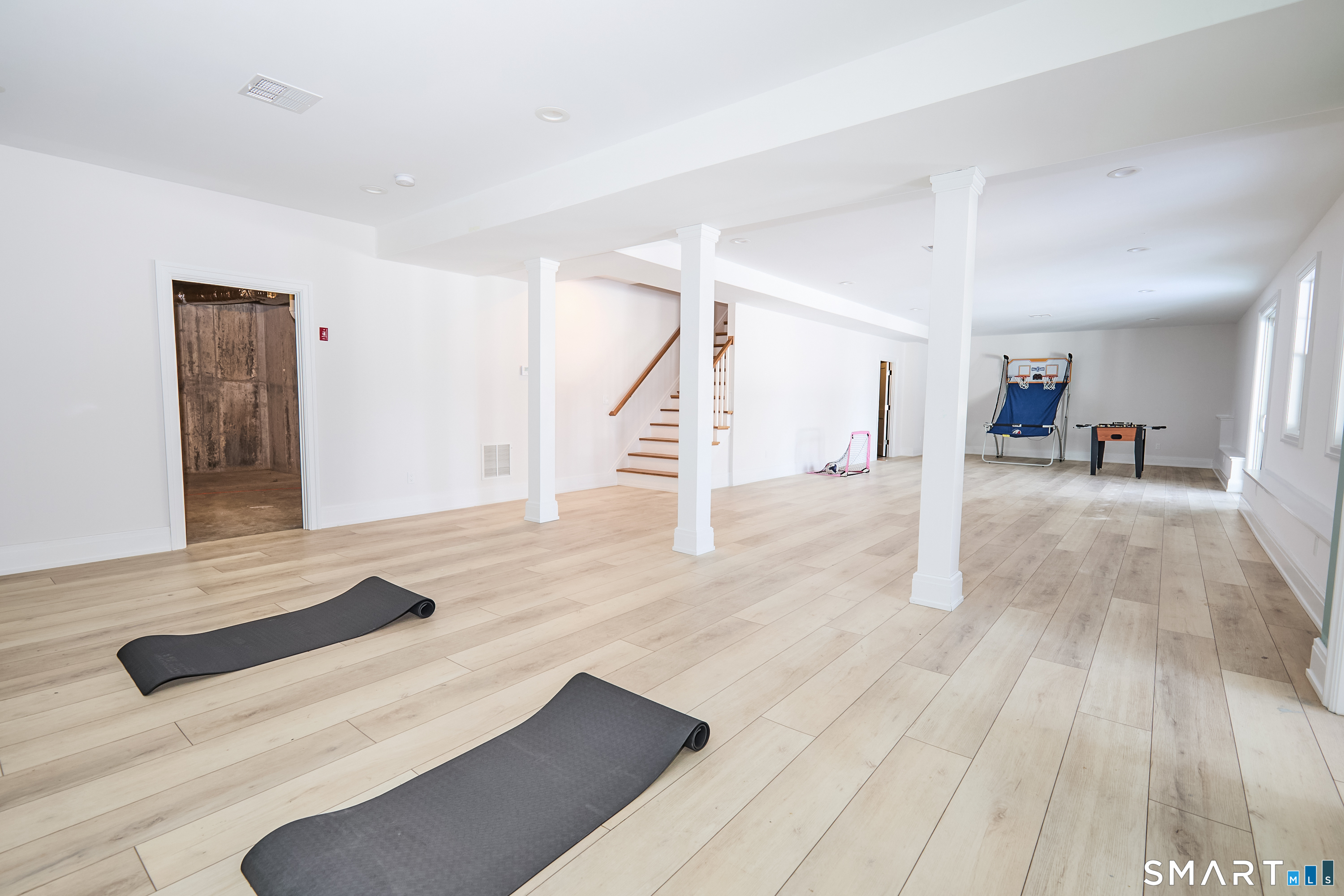 70 Meadow Ridge Road Fairfield, CT 06890 - Photo 32 of 40