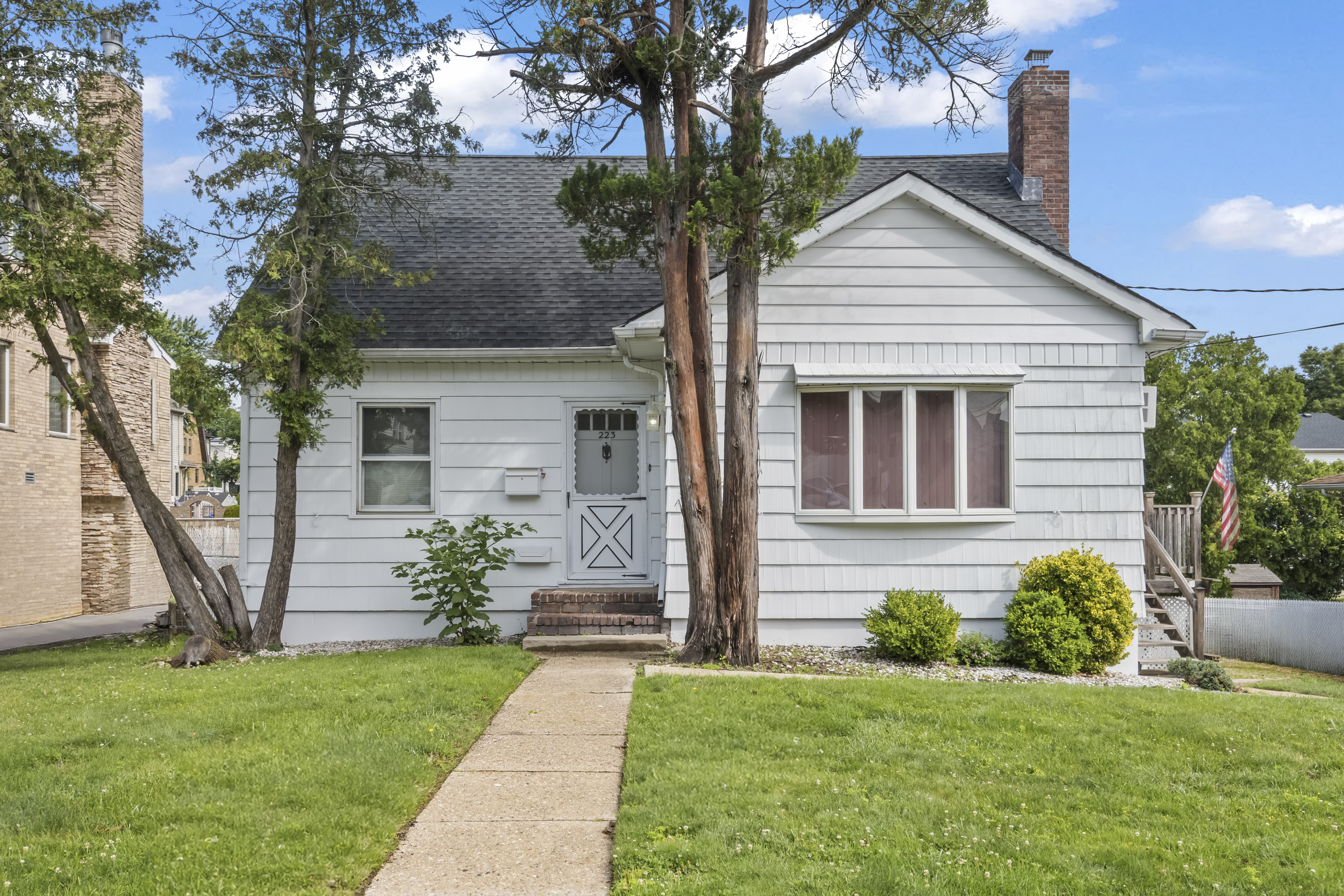 223 Darlington Avenue Staten Island, NY 10312 - Photo 2 of 36