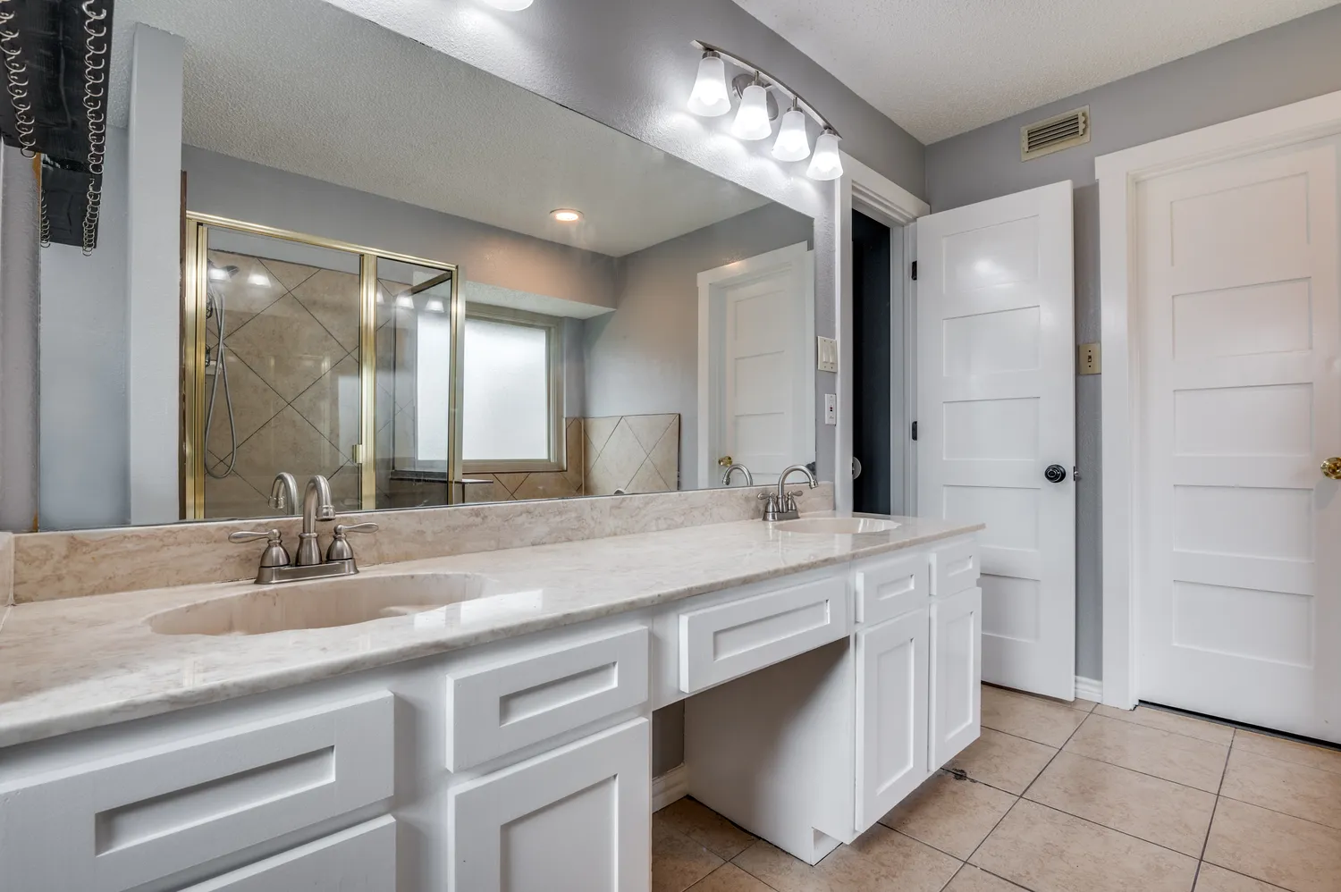 $399,990 | 1017 Meadow Creek Drive, Lancaster, TX 75146