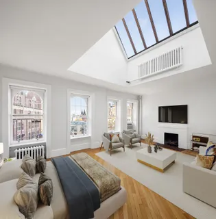 $995,000 | 104 Bedford Street, Unit PHE | West Village