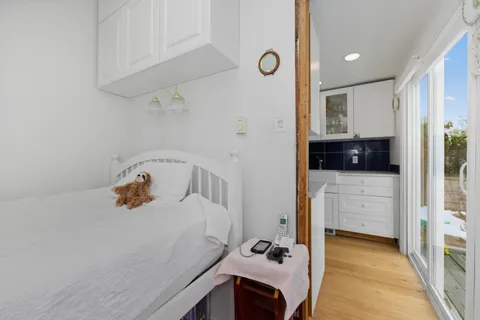 $400,000 | 20 Bristol Street, Huntington, NY 11743