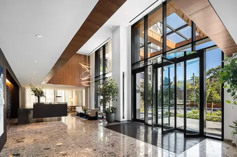 $2,195,000 | 50 Bridge Park Drive, Unit 7D | Brooklyn Heights