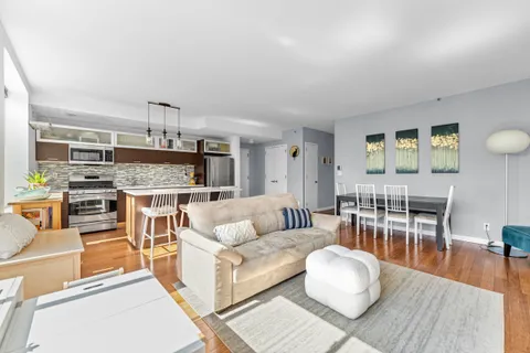 $725,000 | 353 East 104th Street, Unit 9C | East Harlem