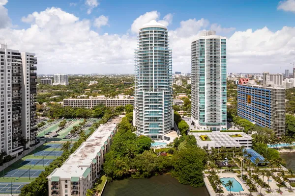 $1,600,000 | 2127 Brickell Avenue, Unit 1805, Miami, FL 33129