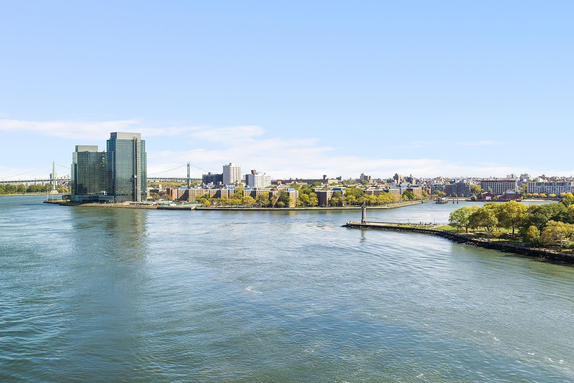 10 Gracie Square, Unit 8D Manhattan, NY 10028 - Photo 6 of 20 a view of lake view and mountain view