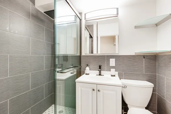 $3,900 | 240 East 76th Street, Unit 9A | Lenox Hill