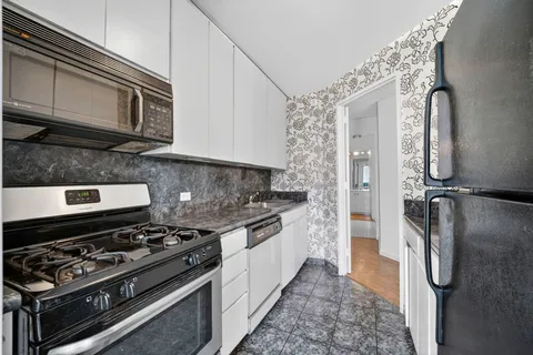 $1,650,000 | 250 West 90th Street, Unit 7H | Upper West Side