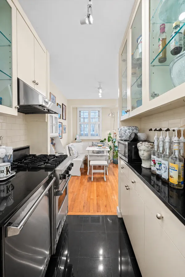 $375,000 | 1175 York Avenue, Unit 1K | Lenox Hill