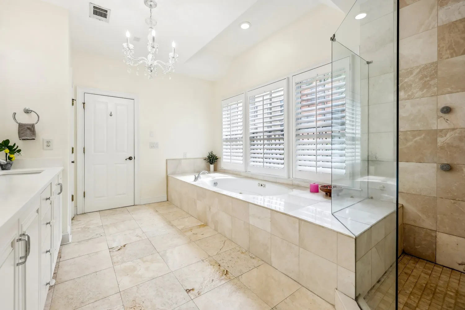 $900,000 | 3127 Lenox Road Northeast, Unit 6, Atlanta, GA 30324