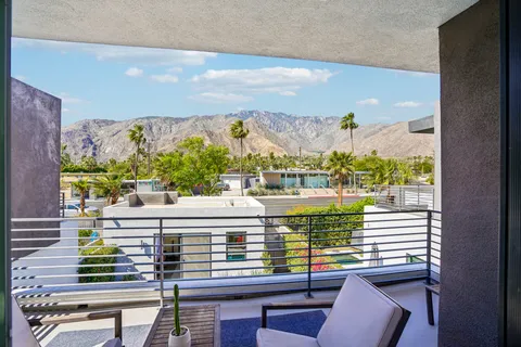$949,000 | 2699 Majestic Way, Palm Springs, CA 92262