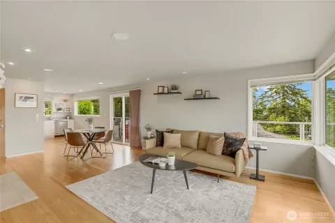 $1,050,000 | 10417 76th Avenue South, Seattle, WA 98178
