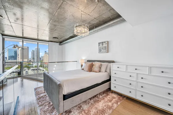 $419,999 | 690 Southwest 1st Court, Unit 1709, Miami, FL 33130