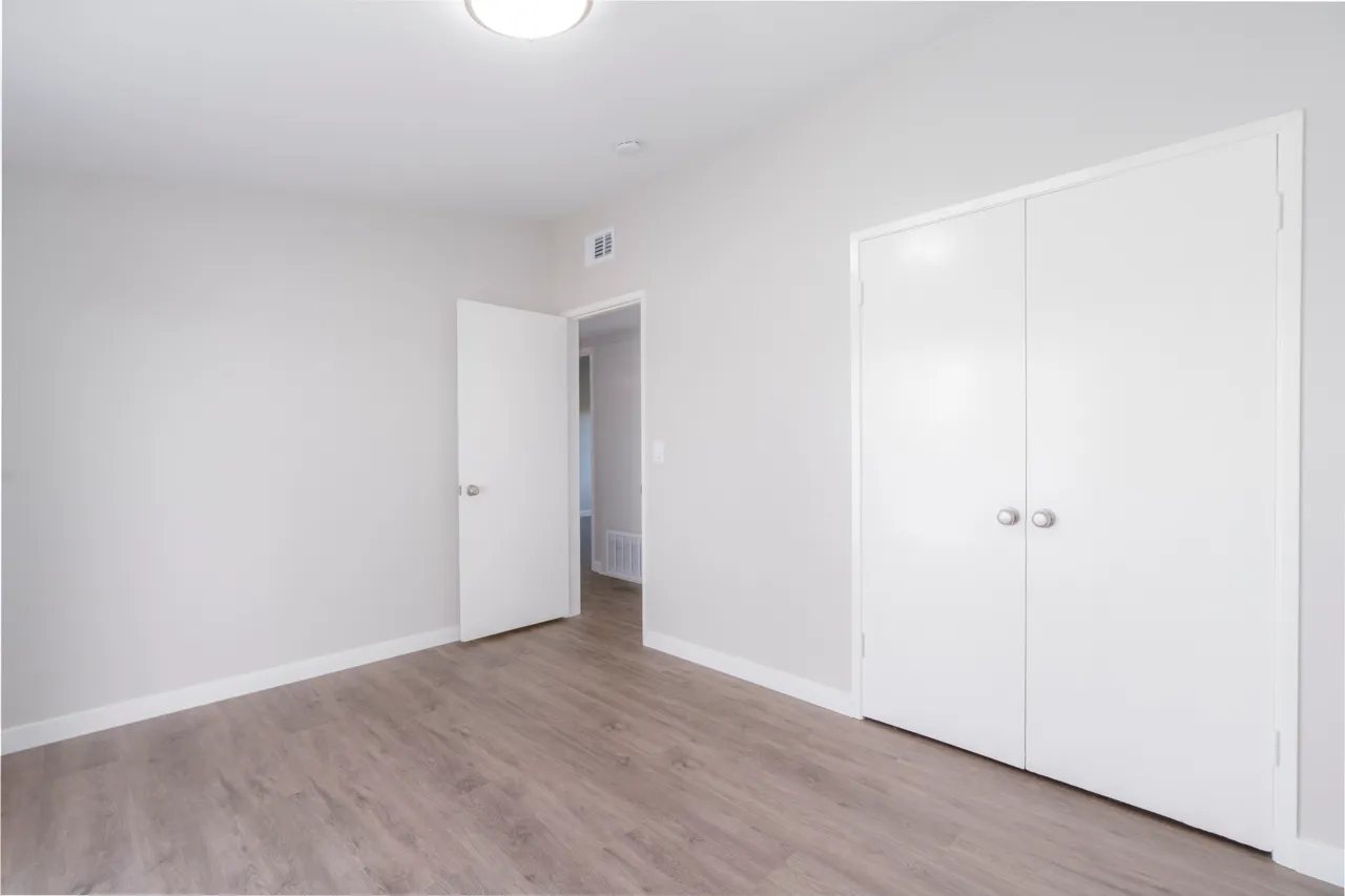 $4,995 | 2391 Westminster Avenue, Costa Mesa, CA 92627