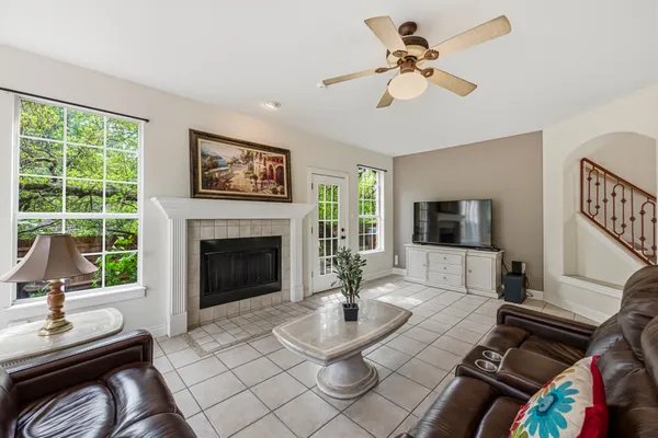 $635,000 | 3216 Lakeway Boulevard, Austin, TX 78734