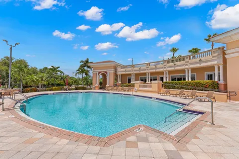 $885,000 | 6 Academy Way, Unit 221, St. Petersburg, FL 33711
