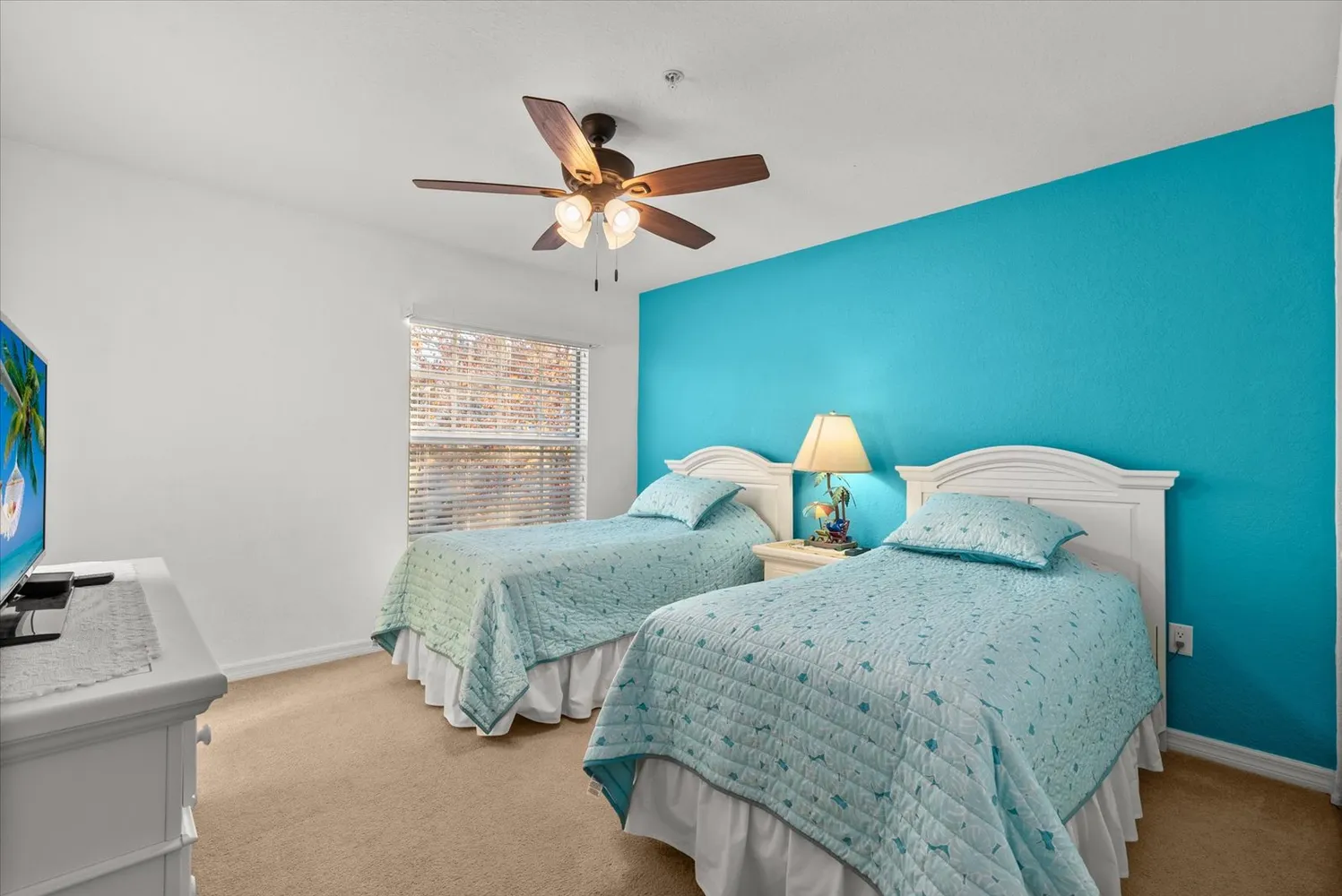 a view of yard with tree