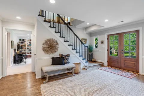 $1,250,000 | 1702 Mason Hill Drive, Alexandria, VA 22307