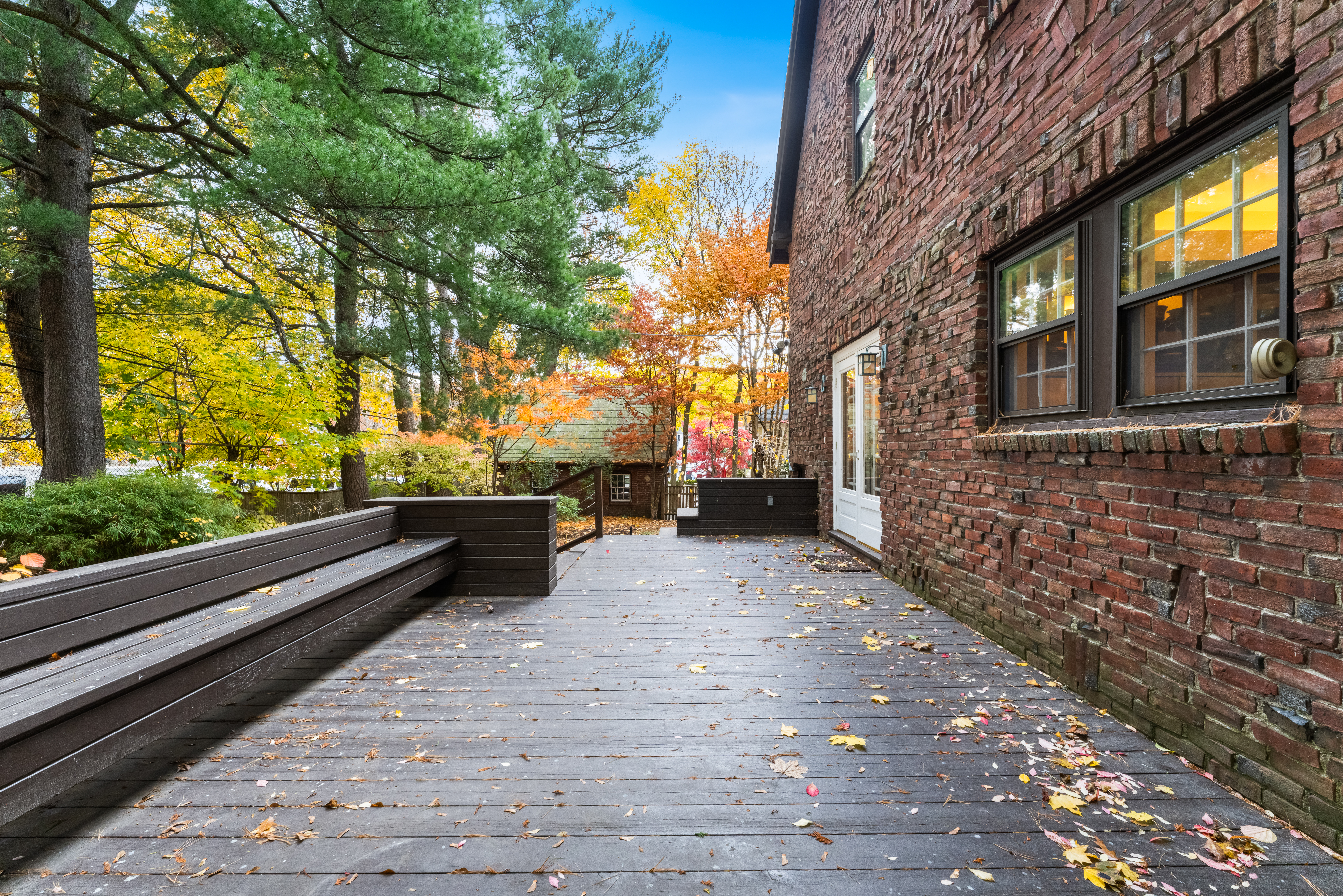 302 Dean Road Brookline, MA 02445 - Photo 7 of 20