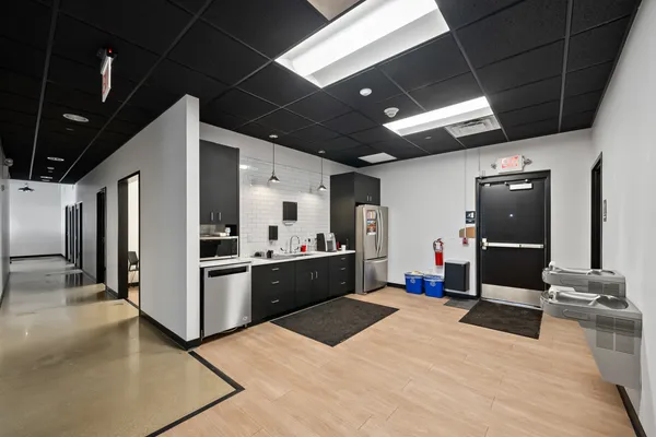 $5,100 | 652 North Edwards Boulevard, Unit 4, Lake Geneva, WI 53147