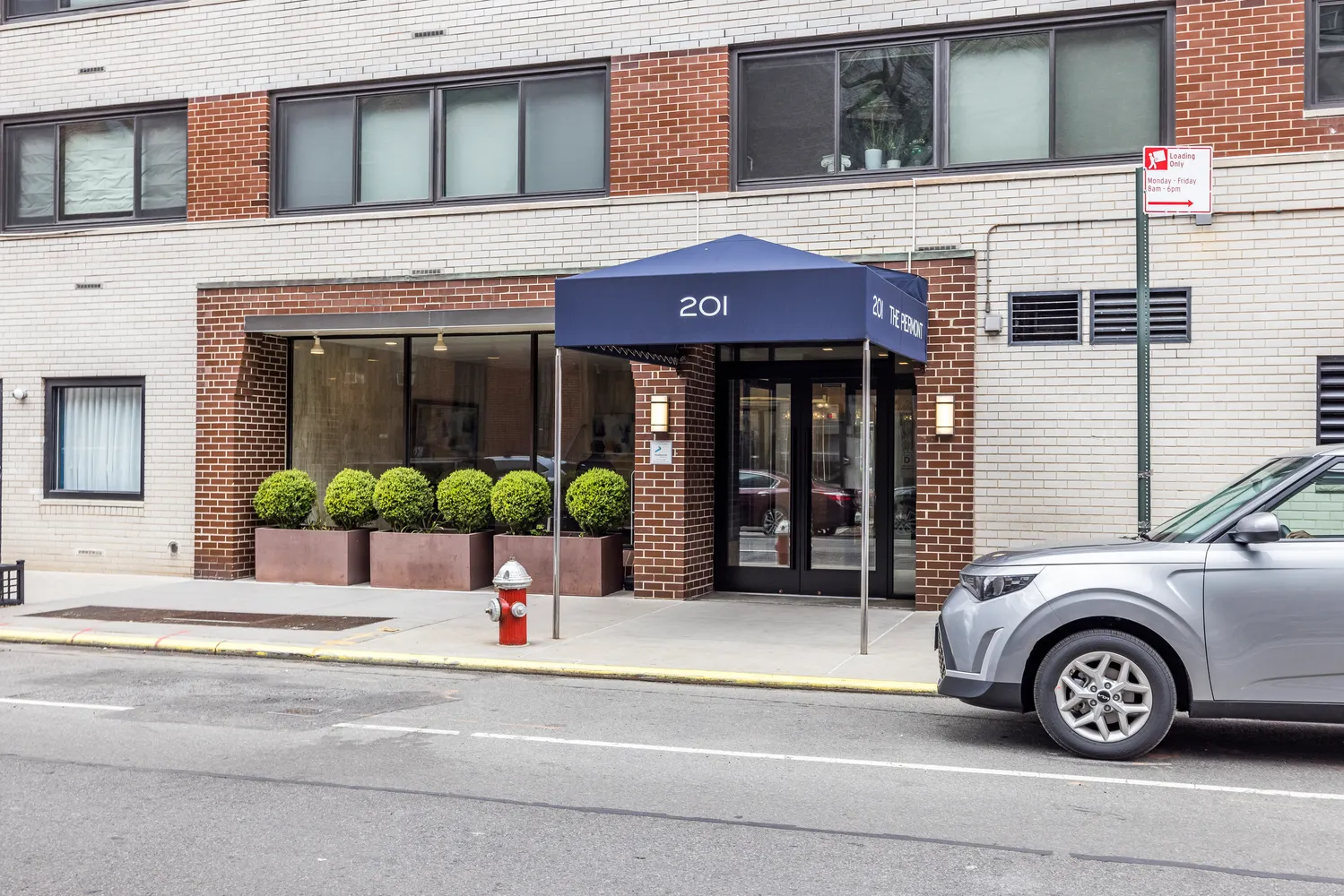 $435,000 | 201 West 21st Street, Unit 7D | Chelsea