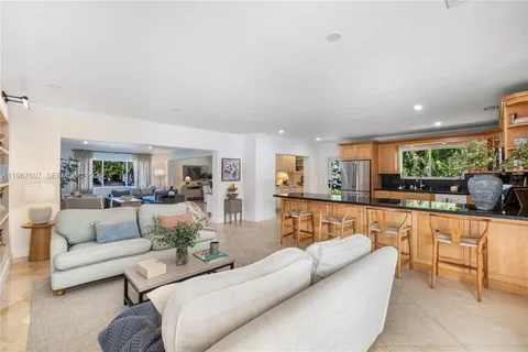 $2,750,000 | 10235 Southwest 58th Court, Pinecrest, FL 33156