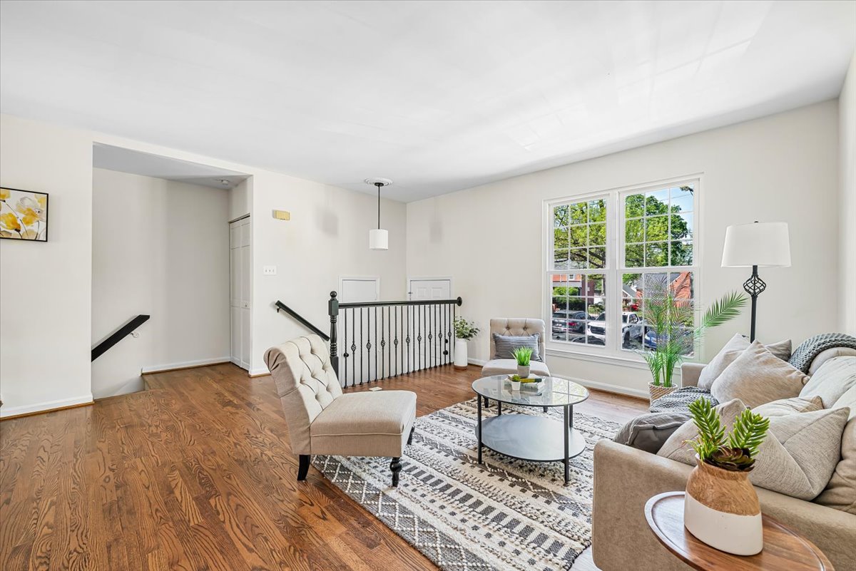 1914 Dennis Avenue Silver Spring, MD 20902 - Photo 3 of 28