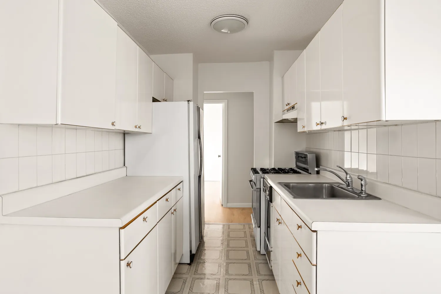 $599,000 | 39-60 54th Street, Unit 4R | Woodside