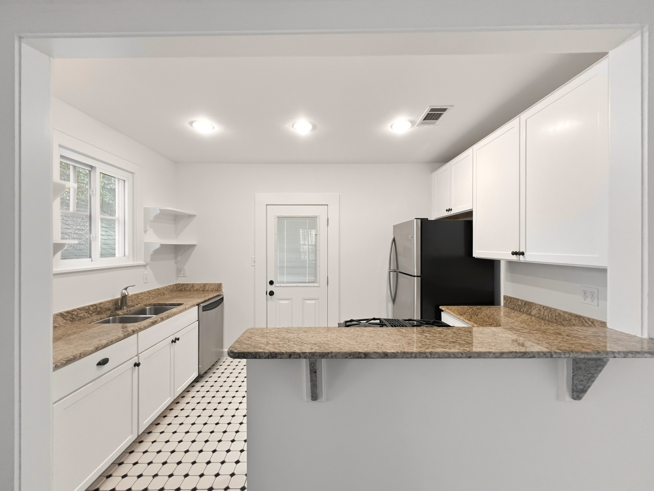 3307 Helms Street Austin, TX 78705 - Photo 11 of 24 Gallery Image 11