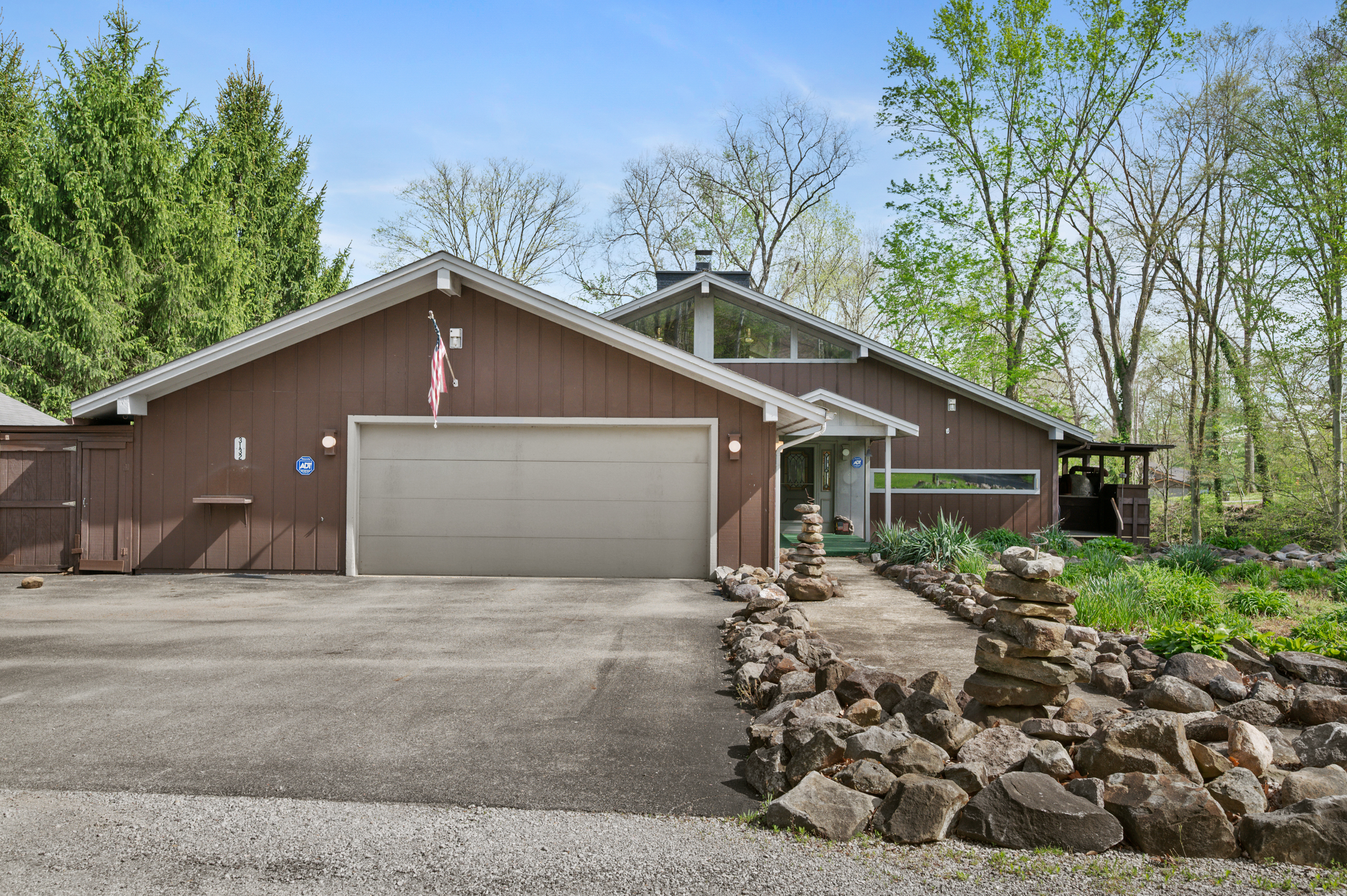 3132 Lake Road New Castle, PA 16102 - Photo 2 of 54