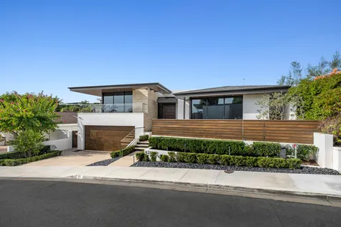 $11,495,000 | 621 Malabar Drive, Corona del Mar, CA 92625