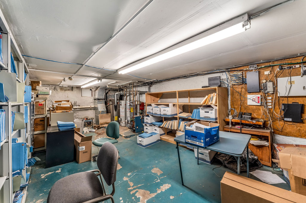 869 Bergen Avenue, Unit COMMERCIAL Jersey City, NJ 07306 - Photo 18 of 26 a view of a room with workspace and a window