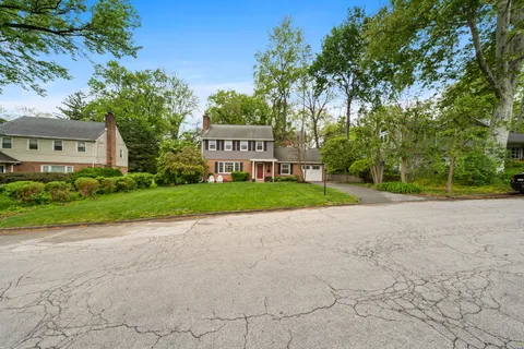 $1,050,000 | 161 Rolling Road, Bala Cynwyd, PA 19004