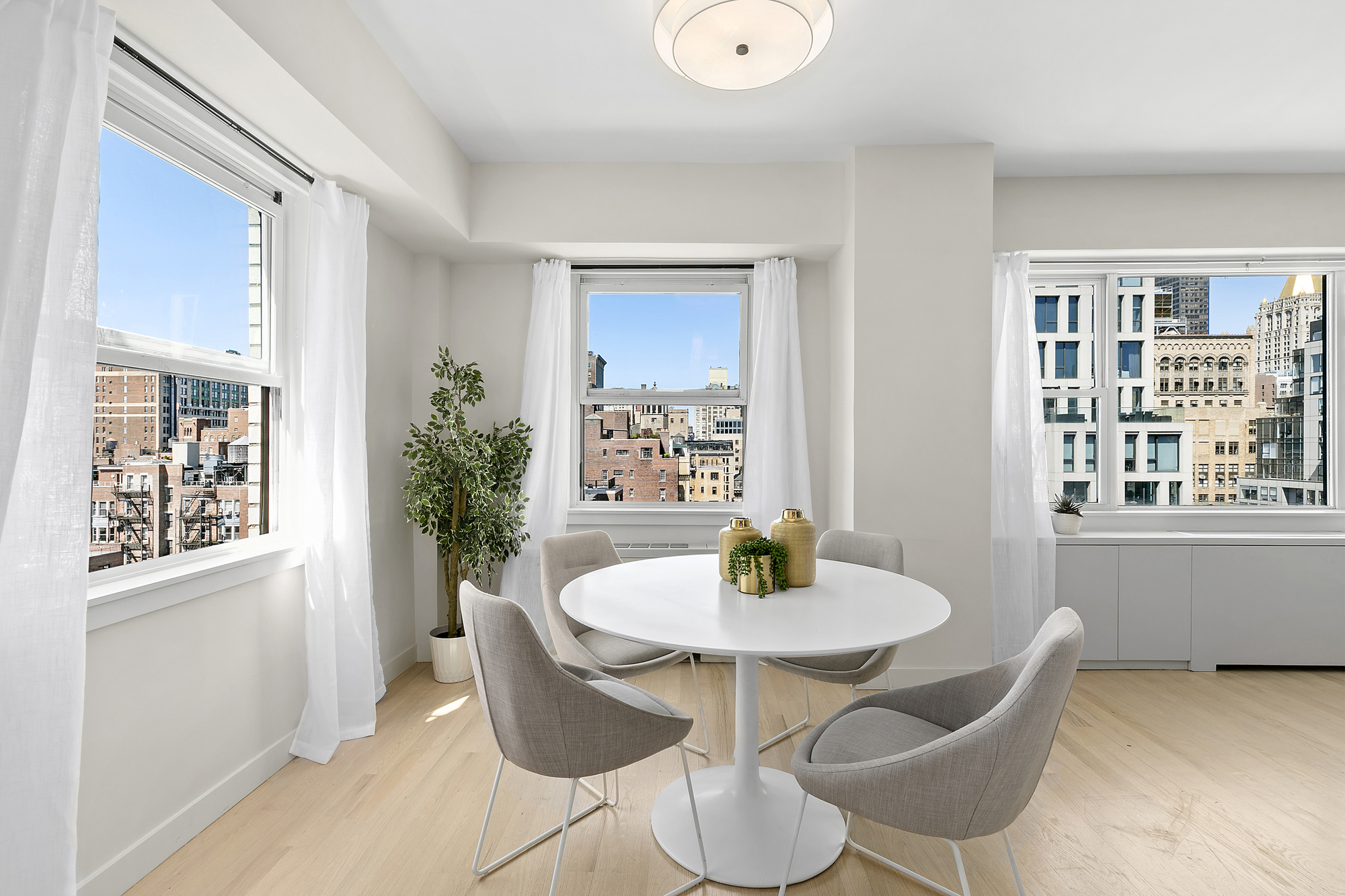 201 East 21st Street, Unit 20B Manhattan, NY 10010 - Photo 1 of 13