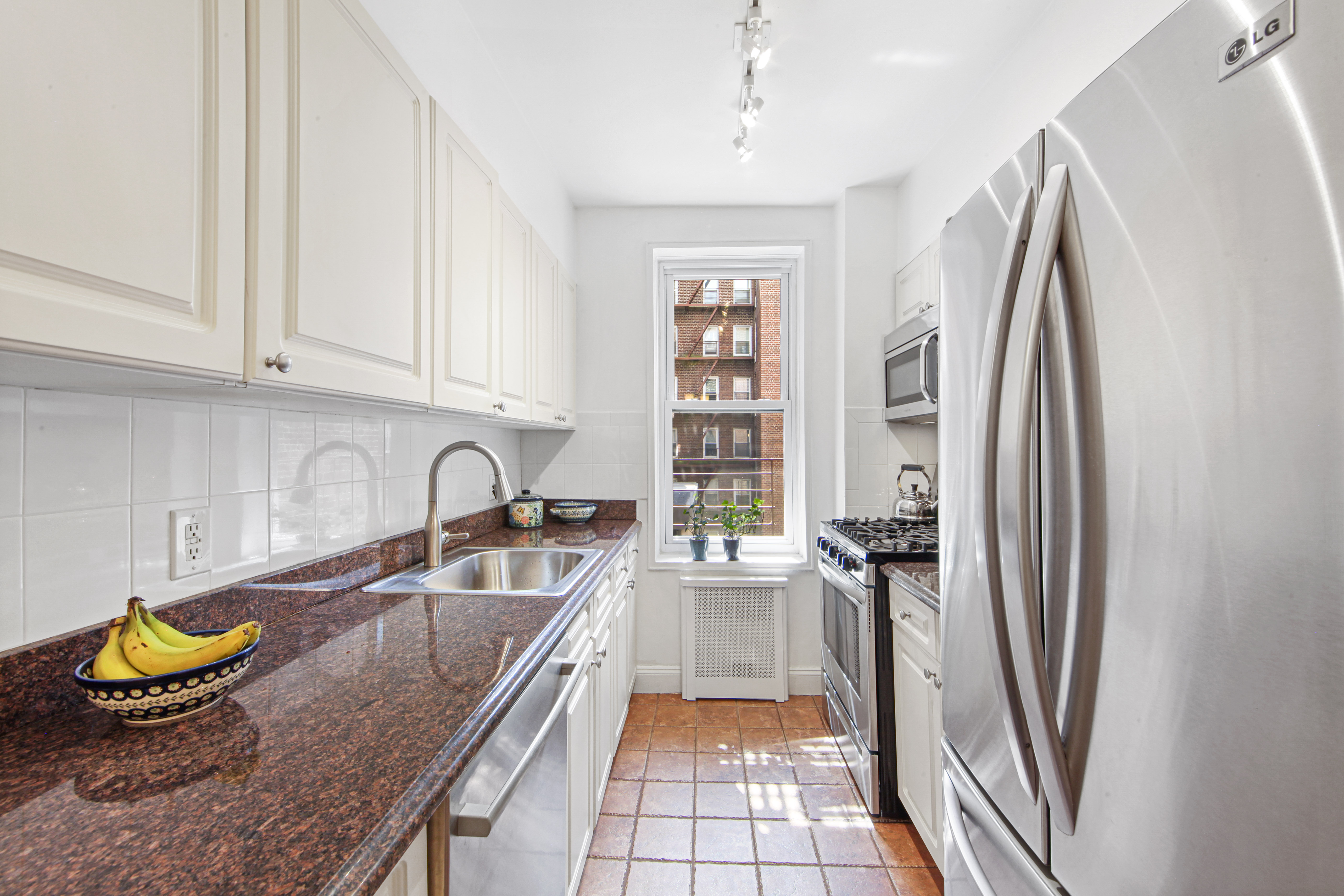 9201 Shore Road, Unit B305 Brooklyn, NY 11209 - Photo 4 of 12 Gallery Image 4