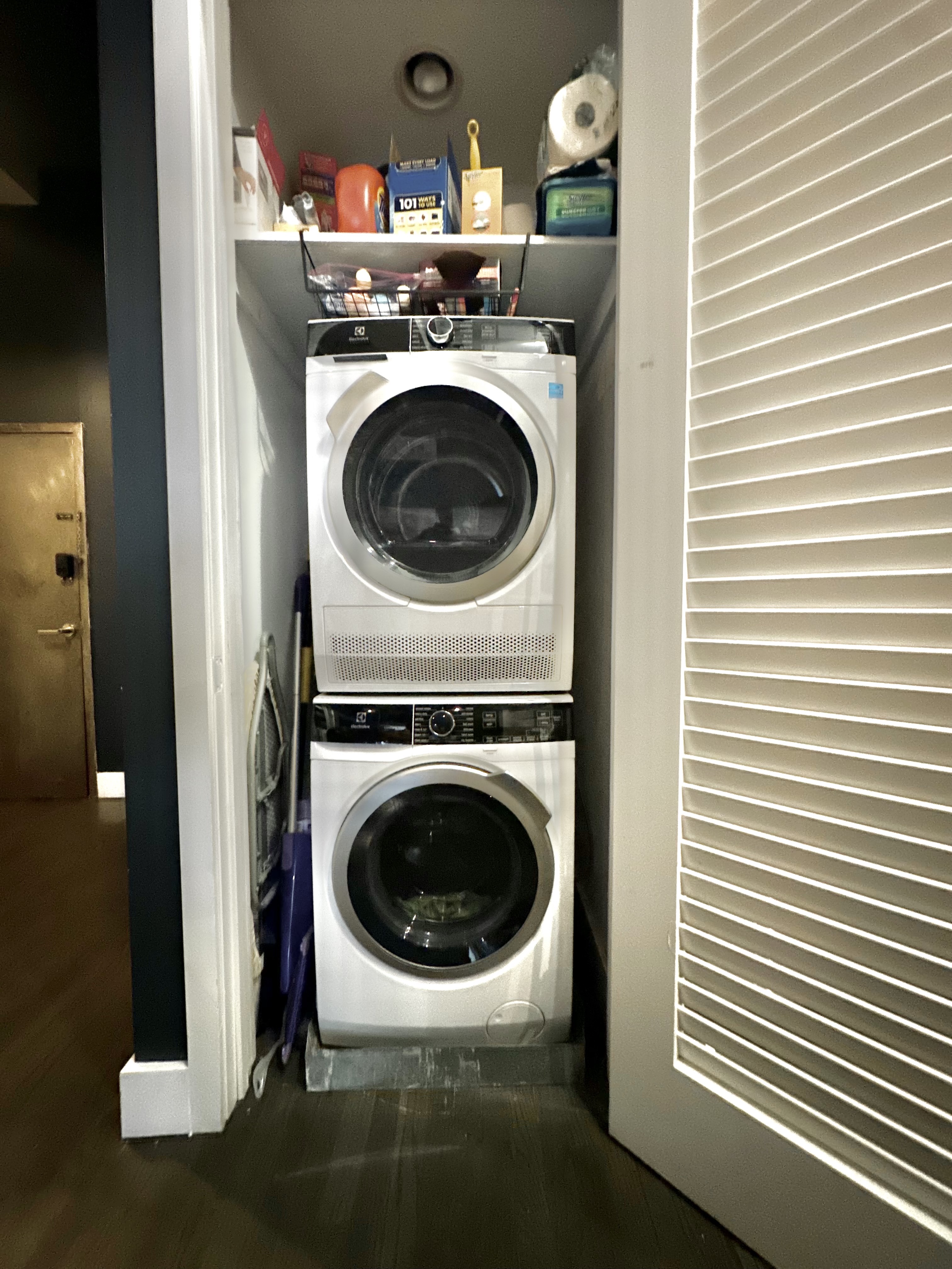 521 West 47th Street, Unit 3A Manhattan, NY 10036 - Photo 13 of 14 a utility room with dryer and washer