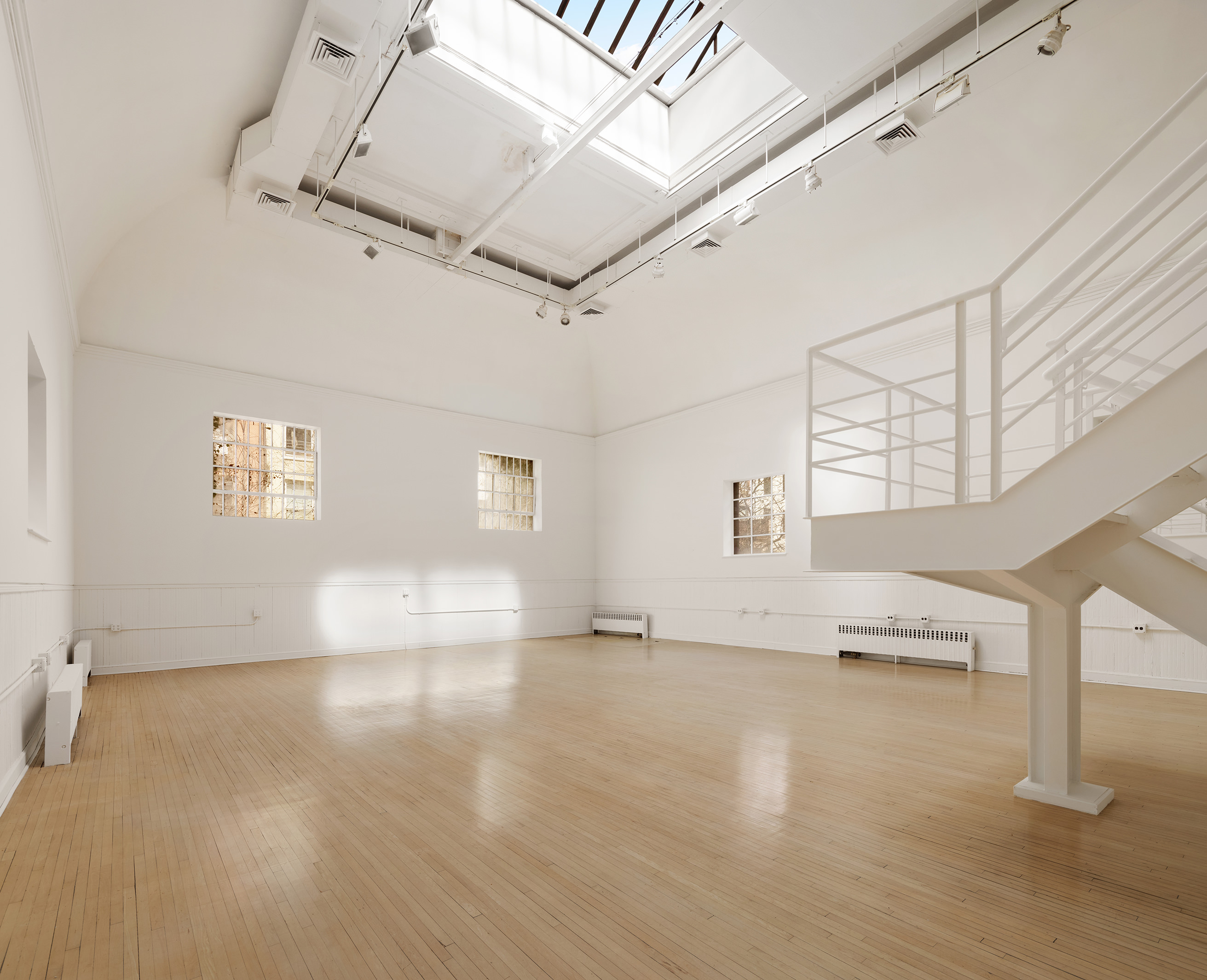 223-225 East 31st Street Manhattan, NY 10016 - Photo 2 of 10