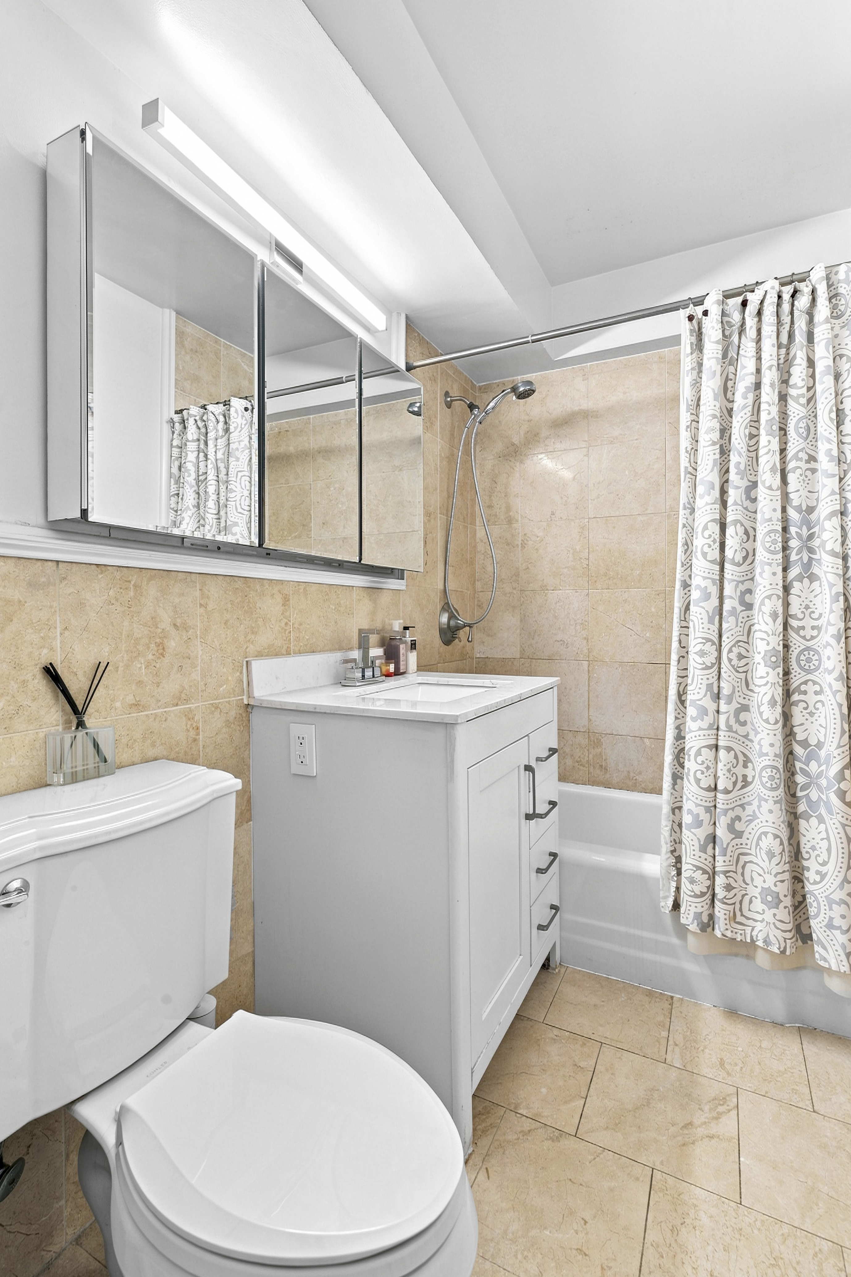 401 East 65th Street, Unit 13G Manhattan, NY 10065 - Photo 7 of 12 Gallery Image 7