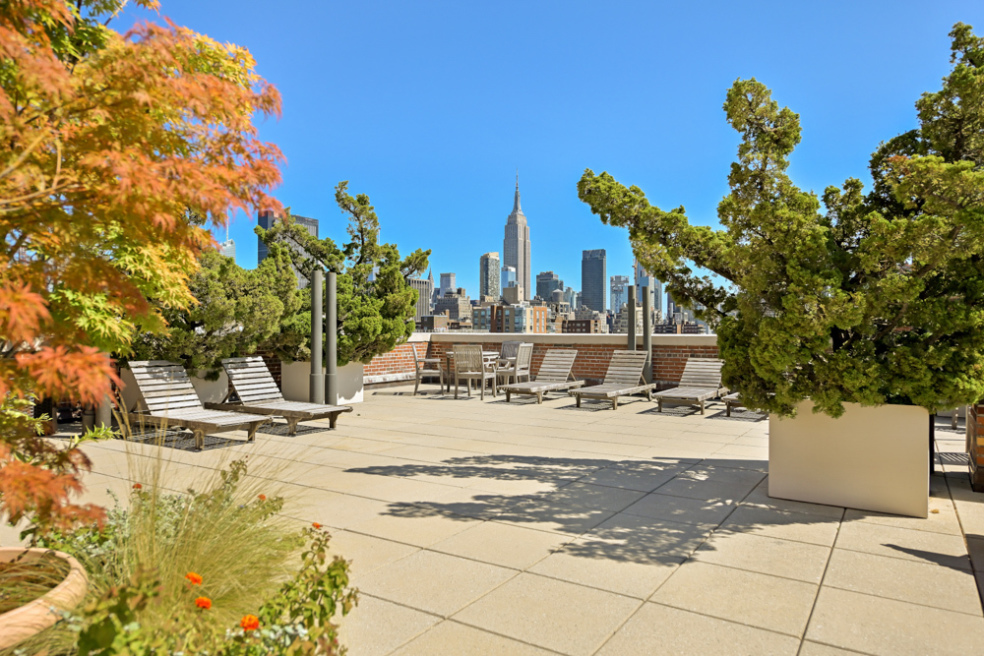 470 West 24th Street, Unit 2C Manhattan, NY 10011 - Photo 13 of 15 a view of a yard with houses