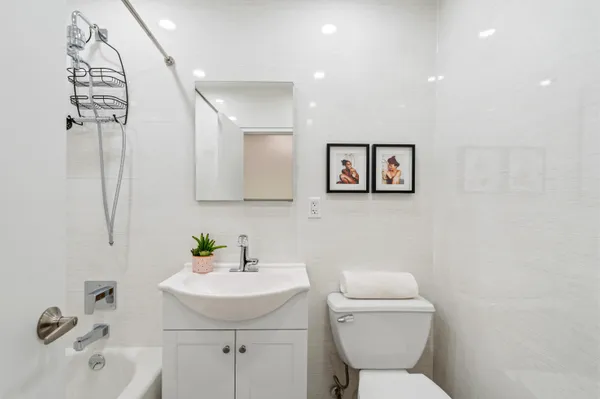 $699,000 | 130 Water Street, Unit 7K | Financial District