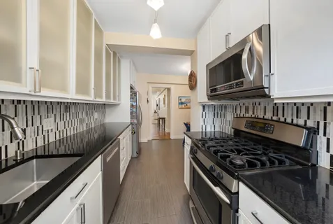 $1,675,000 | 345 East 56th Street, Unit 7J | Sutton Place